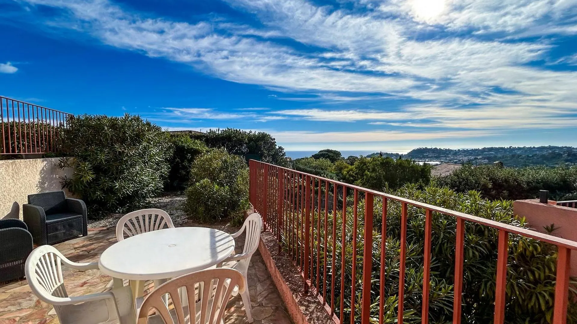 Vue Mer, Piscine, Terrasse Privee Et Clim Cavalaire-sur-Mer 0*,  France